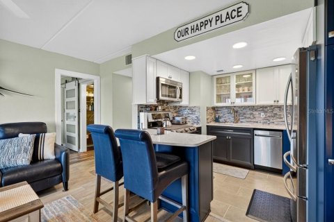 Condo in Ormond Beach, Florida, 2 bedrooms  № 2219959 - photo 8