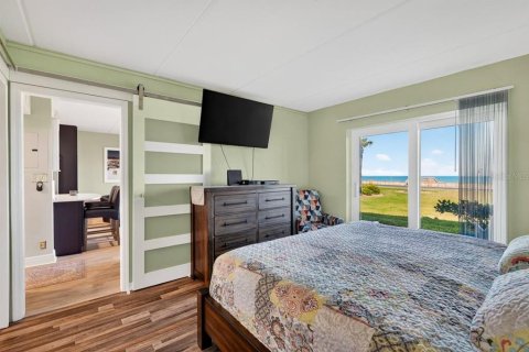 Condo in Ormond Beach, Florida, 2 bedrooms  № 2219959 - photo 13
