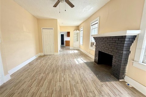 House in Winter Haven, Florida 6 bedrooms, 195.28 sq.m. № 2231334 - photo 21