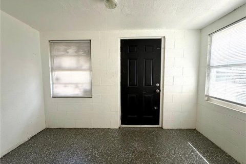 House in Winter Haven, Florida 6 bedrooms, 195.28 sq.m. № 2231334 - photo 22