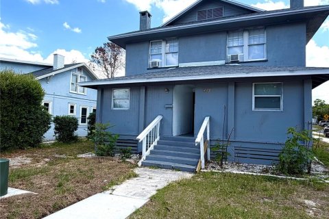 House in Winter Haven, Florida 6 bedrooms, 195.28 sq.m. № 2231334