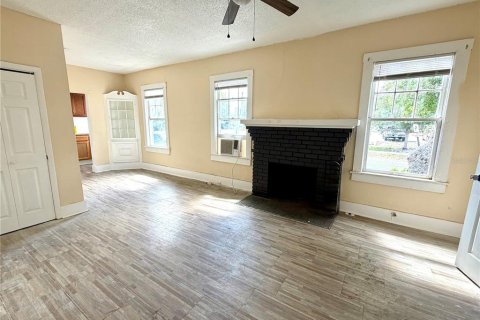 House in Winter Haven, Florida 6 bedrooms, 195.28 sq.m. № 2231334 - photo 10