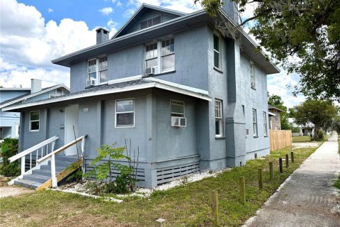 House in Winter Haven, Florida 6 bedrooms, 195.28 sq.m. № 2231334 - photo 2