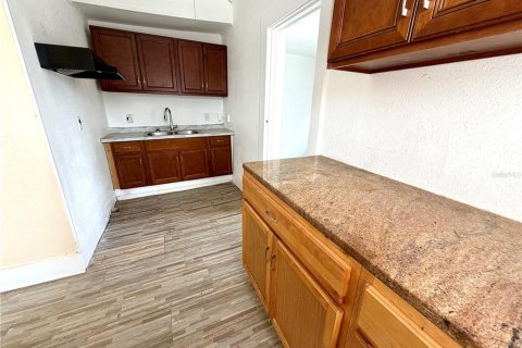 House in Winter Haven, Florida 6 bedrooms, 195.28 sq.m. № 2231334 - photo 19