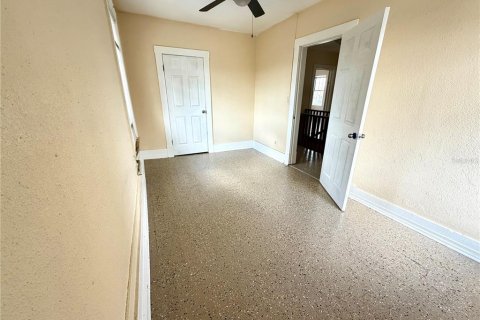 House in Winter Haven, Florida 6 bedrooms, 195.28 sq.m. № 2231334 - photo 27