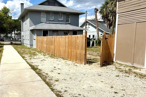 House in Winter Haven, Florida 6 bedrooms, 195.28 sq.m. № 2231334 - photo 7