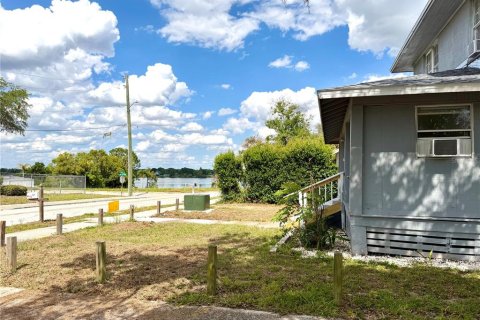 House in Winter Haven, Florida 6 bedrooms, 195.28 sq.m. № 2231334 - photo 3