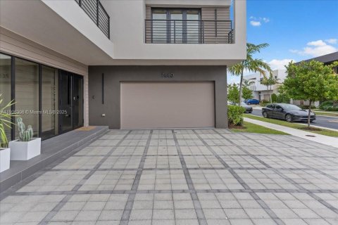 Villa ou maison à vendre à Doral, Floride: 5 chambres, 342.81 m2 № 1969189 - photo 4