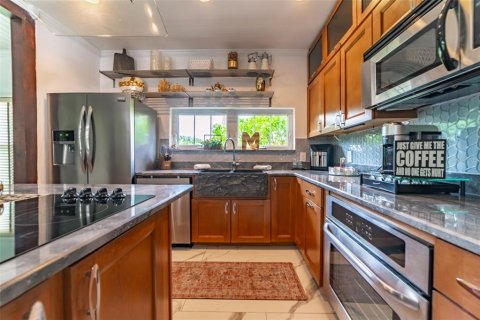House in Tampa, Florida 3 bedrooms, 212.37 sq.m. № 1882870 - photo 3