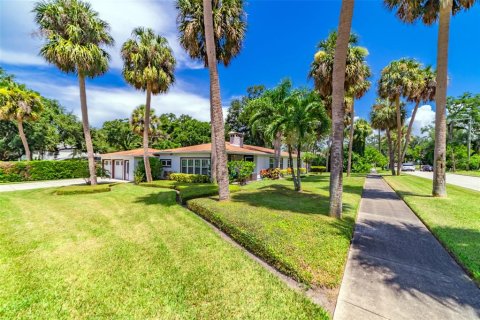 House in Tampa, Florida 3 bedrooms, 212.37 sq.m. № 1882870 - photo 1