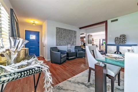 House in Tampa, Florida 3 bedrooms, 212.37 sq.m. № 1882870 - photo 11