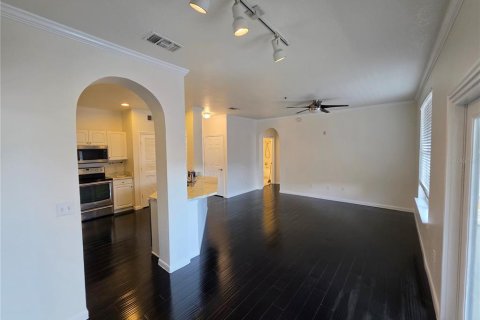 Condo in Orlando, Florida, 2 bedrooms № 2229387 - photo 11