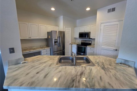 Condo in Orlando, Florida, 2 bedrooms № 2229387 - photo 18