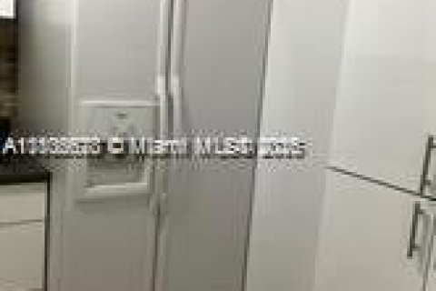 Condominio en venta en Miami, Florida, 2 dormitorios, 80.82 m2 № 1864784 - foto 3
