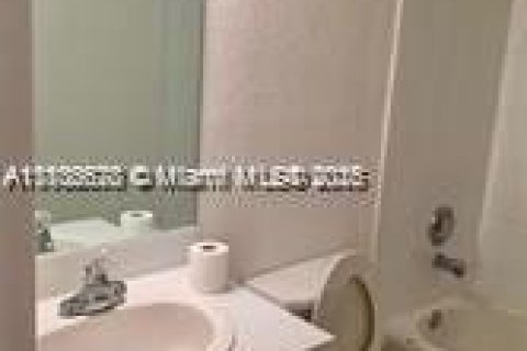Condominio en venta en Miami, Florida, 2 dormitorios, 80.82 m2 № 1864784 - foto 15
