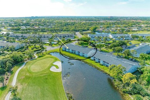 Condo in Sarasota, Florida, 2 bedrooms № 2100026