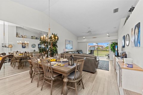 Condo in Sarasota, Florida, 2 bedrooms № 2100026 - photo 15