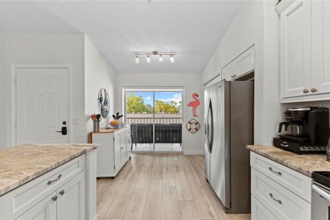 Condo in Sarasota, Florida, 2 bedrooms № 2100026 - photo 11
