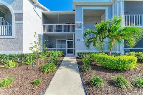 Condo in Sarasota, Florida, 2 bedrooms № 2100026 - photo 5