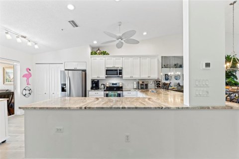 Condo in Sarasota, Florida, 2 bedrooms № 2100026 - photo 8
