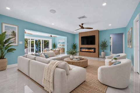 House in Tampa, Florida 3 bedrooms, 173.54 sq.m. № 2430680 - photo 6