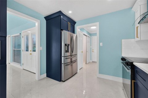 House in Tampa, Florida 3 bedrooms, 173.54 sq.m. № 2430680 - photo 22