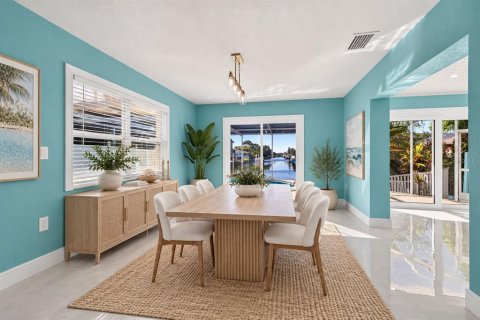 House in Tampa, Florida 3 bedrooms, 173.54 sq.m. № 2430680 - photo 7
