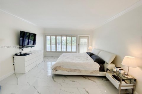Condominio en alquiler en Bal Harbour, Florida, 2 dormitorios, 149.11 m2 № 1983553 - foto 11