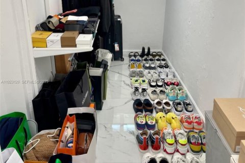 Condominio en alquiler en Bal Harbour, Florida, 2 dormitorios, 149.11 m2 № 1983553 - foto 8