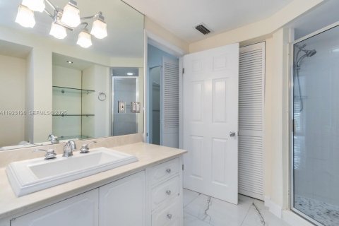 Condominio en alquiler en Bal Harbour, Florida, 2 dormitorios, 149.11 m2 № 1983553 - foto 10