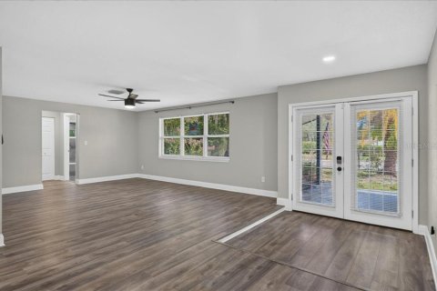 Casa en venta en Clearwater, Florida, 3 dormitorios, 193.05 m2 № 2197155 - foto 4