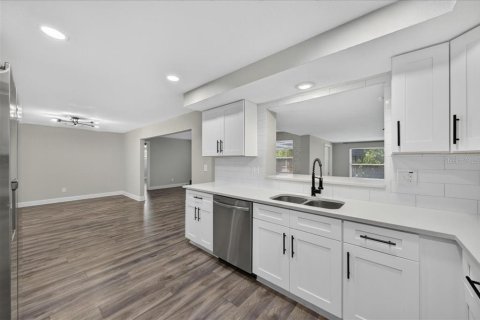 Casa en venta en Clearwater, Florida, 3 dormitorios, 193.05 m2 № 2197155 - foto 9