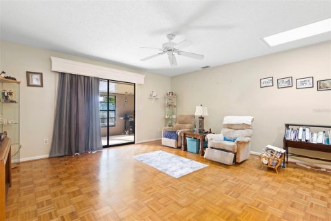 Duplex in New Smyrna Beach, Florida 2 bedrooms, 115.38 sq.m. № 2216318 - photo 9