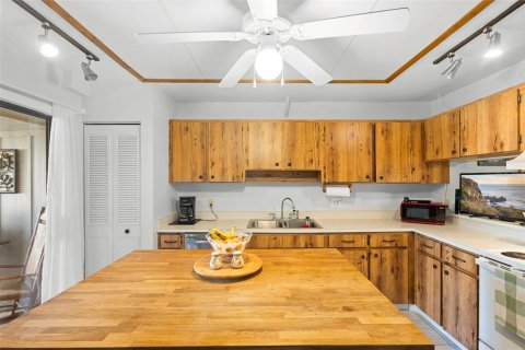Duplex in New Smyrna Beach, Florida 2 bedrooms, 115.38 sq.m. № 2216318 - photo 17