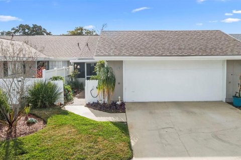 Duplex in New Smyrna Beach, Florida 2 bedrooms, 115.38 sq.m. № 2216318