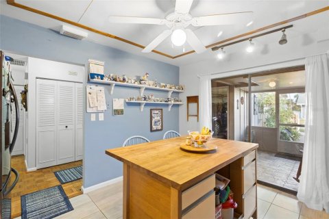 Duplex in New Smyrna Beach, Florida 2 bedrooms, 115.38 sq.m. № 2216318 - photo 18