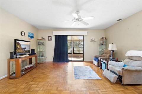 Duplex in New Smyrna Beach, Florida 2 bedrooms, 115.38 sq.m. № 2216318 - photo 8