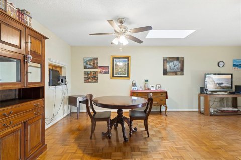 Duplex in New Smyrna Beach, Florida 2 bedrooms, 115.38 sq.m. № 2216318 - photo 12
