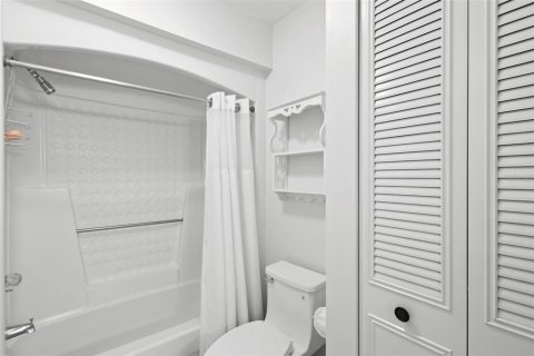 Duplex in New Smyrna Beach, Florida 2 bedrooms, 115.38 sq.m. № 2216318 - photo 24