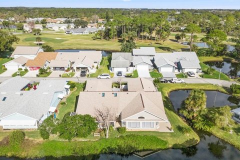 Duplex in New Smyrna Beach, Florida 2 bedrooms, 115.38 sq.m. № 2216318 - photo 4