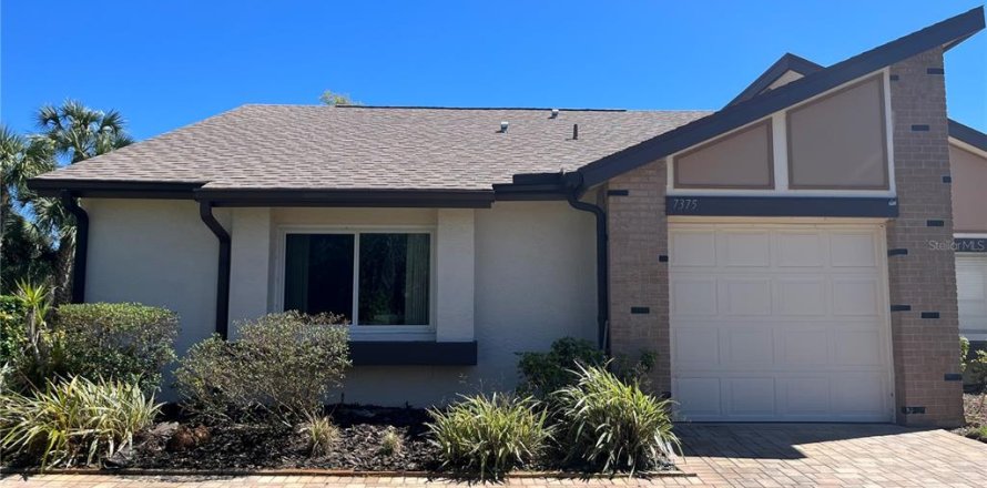 Casa en Weeki Wachee, Florida 3 dormitorios, 153.94 m2 № 1586376