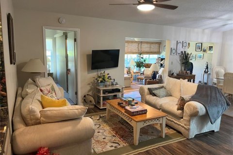 Casa en venta en Weeki Wachee, Florida, 3 dormitorios, 153.94 m2 № 1586376 - foto 11
