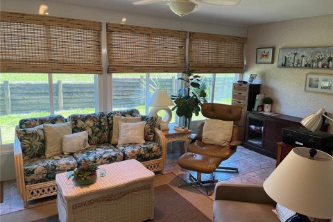 Casa en venta en Weeki Wachee, Florida, 3 dormitorios, 153.94 m2 № 1586376 - foto 17