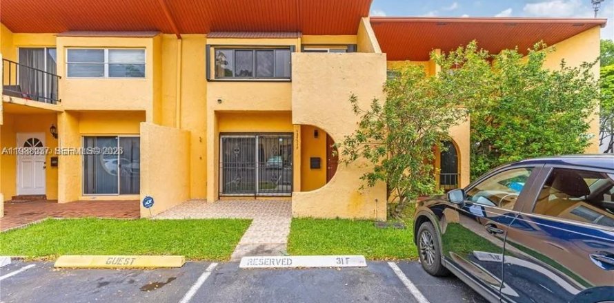 Таунхаус в Майами, Флорида 2 спальни, 129.6м2 № 2050344