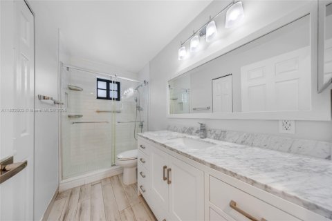 House in Weston, Florida 5 bedrooms, 230.4 sq.m. № 1785881 - photo 19