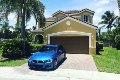 House in Weston, Florida 5 bedrooms, 230.4 sq.m. № 1785881 - photo 1