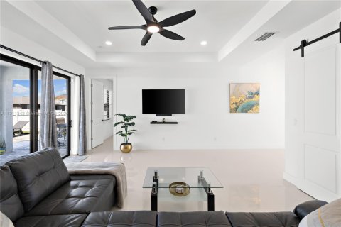 Купить виллу или дом в Кейп-Корал, Флорида 3 спальни, 175.96м2, № 1967272 - фото 9