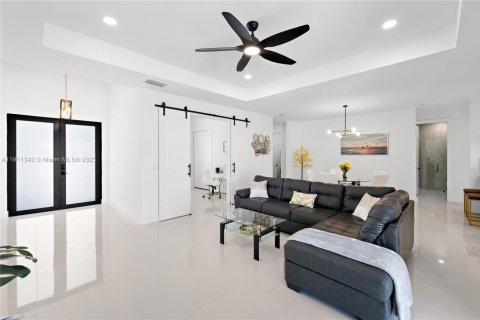 Купить виллу или дом в Кейп-Корал, Флорида 3 спальни, 175.96м2, № 1967272 - фото 11