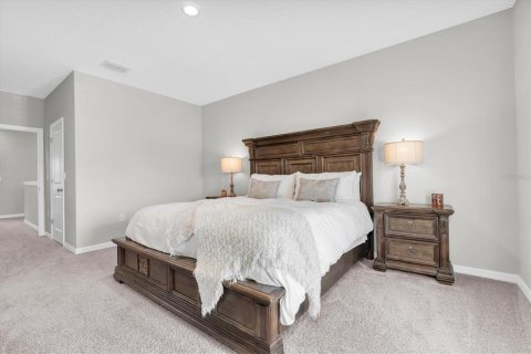 House in Odessa, Florida 5 bedrooms, 317.91 sq.m. № 2258232 - photo 8