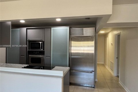 House in Margate, Florida 2 bedrooms, 137.68 sq.m. № 2068723 - photo 3